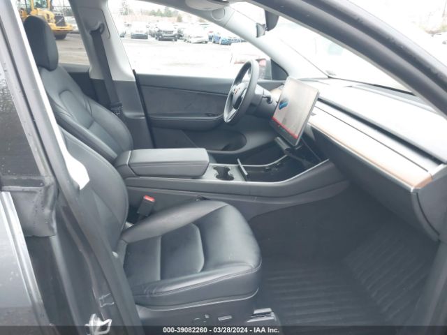 Photo 4 VIN: 5YJYGDEE2LF045859 - TESLA MODEL Y 