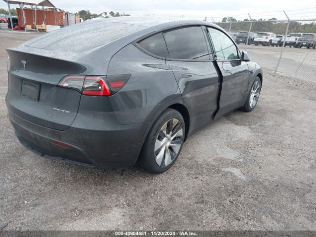 Photo 3 VIN: 5YJYGDEE2MF068768 - TESLA MODEL Y 