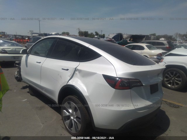 Photo 2 VIN: 5YJYGDEE2MF090205 - TESLA MODEL Y 