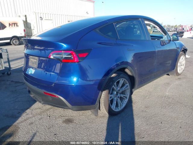 Photo 3 VIN: 5YJYGDEE2MF090995 - TESLA MODEL Y 