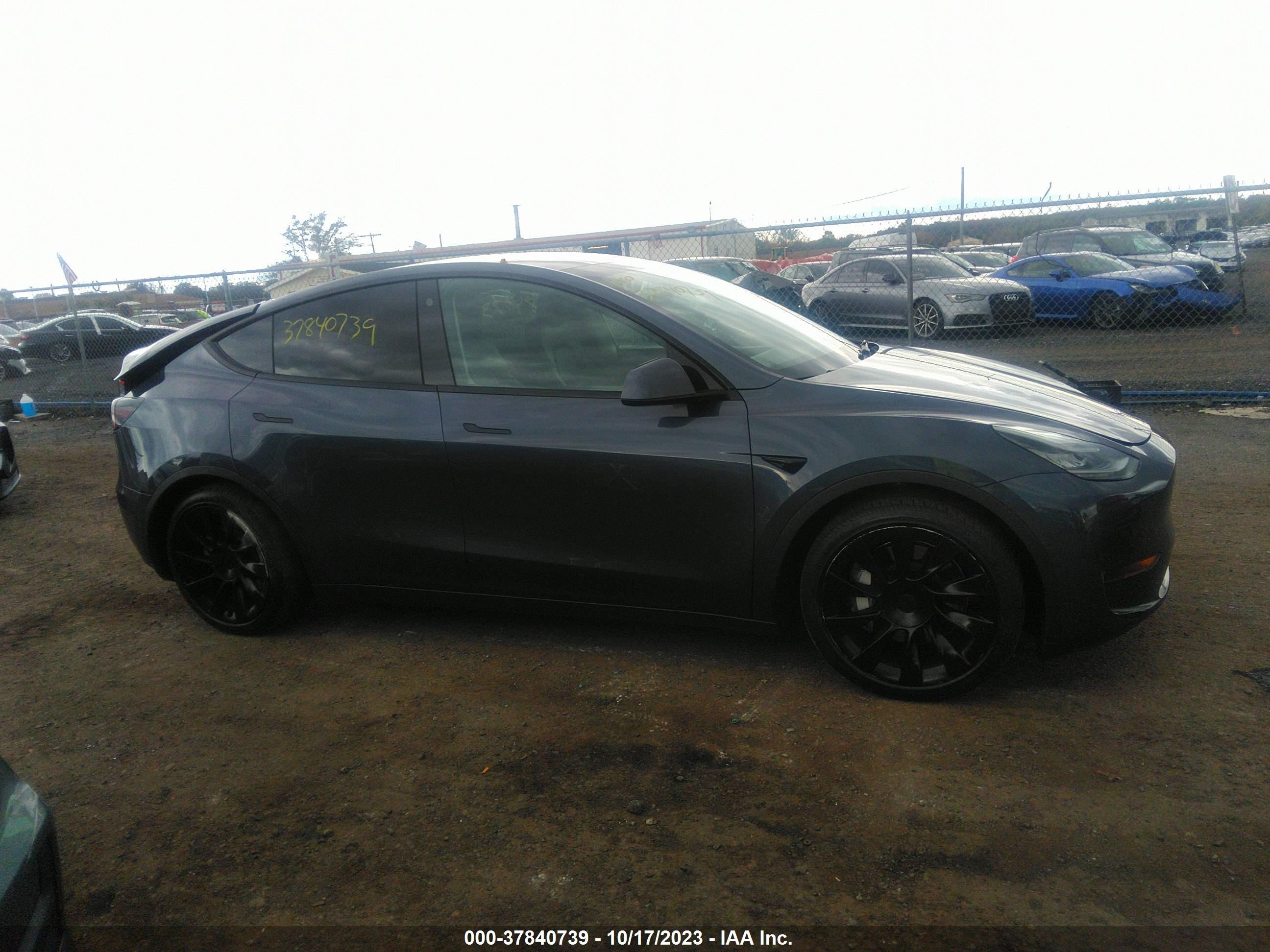 Photo 12 VIN: 5YJYGDEE2MF108122 - TESLA MODEL Y 