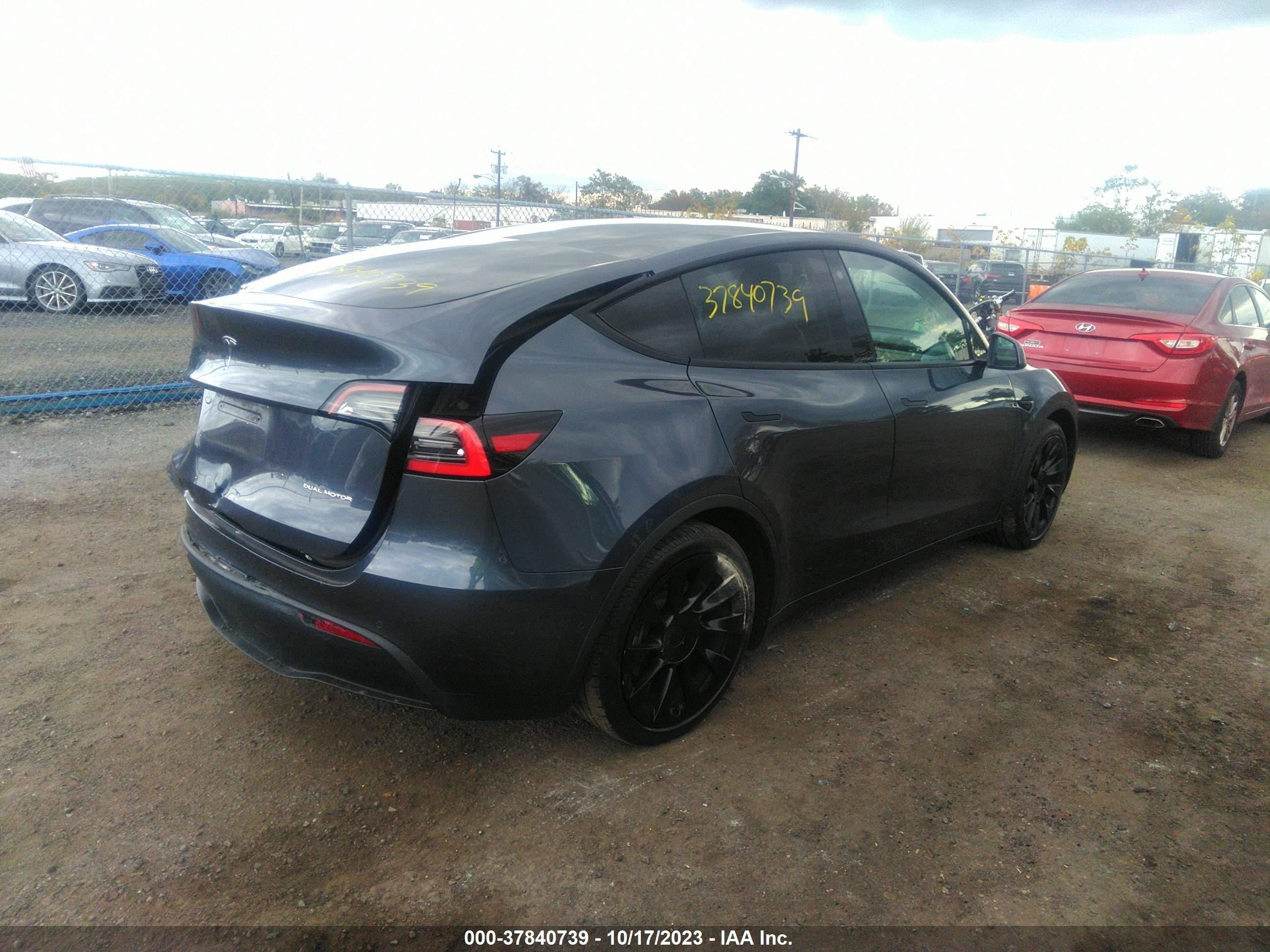 Photo 3 VIN: 5YJYGDEE2MF108122 - TESLA MODEL Y 