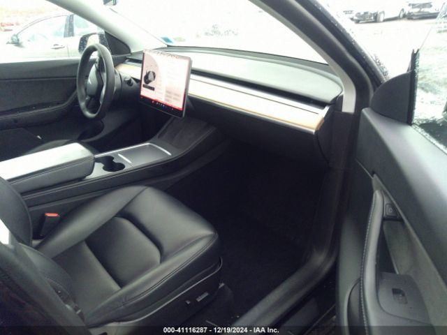 Photo 4 VIN: 5YJYGDEE2MF191003 - TESLA MODEL Y 