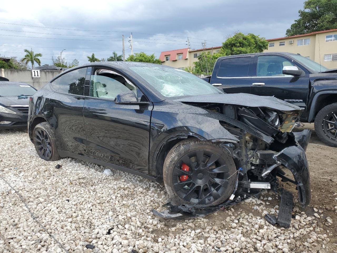 Photo 3 VIN: 5YJYGDEE2MF240894 - TESLA MODEL Y 