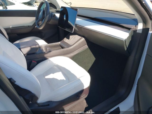 Photo 4 VIN: 5YJYGDEE2MF258912 - TESLA MODEL Y 