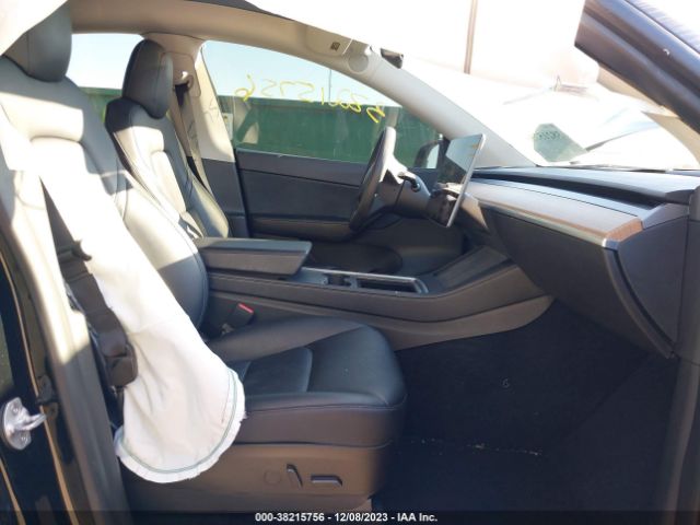 Photo 4 VIN: 5YJYGDEE2MF304951 - TESLA MODEL Y 