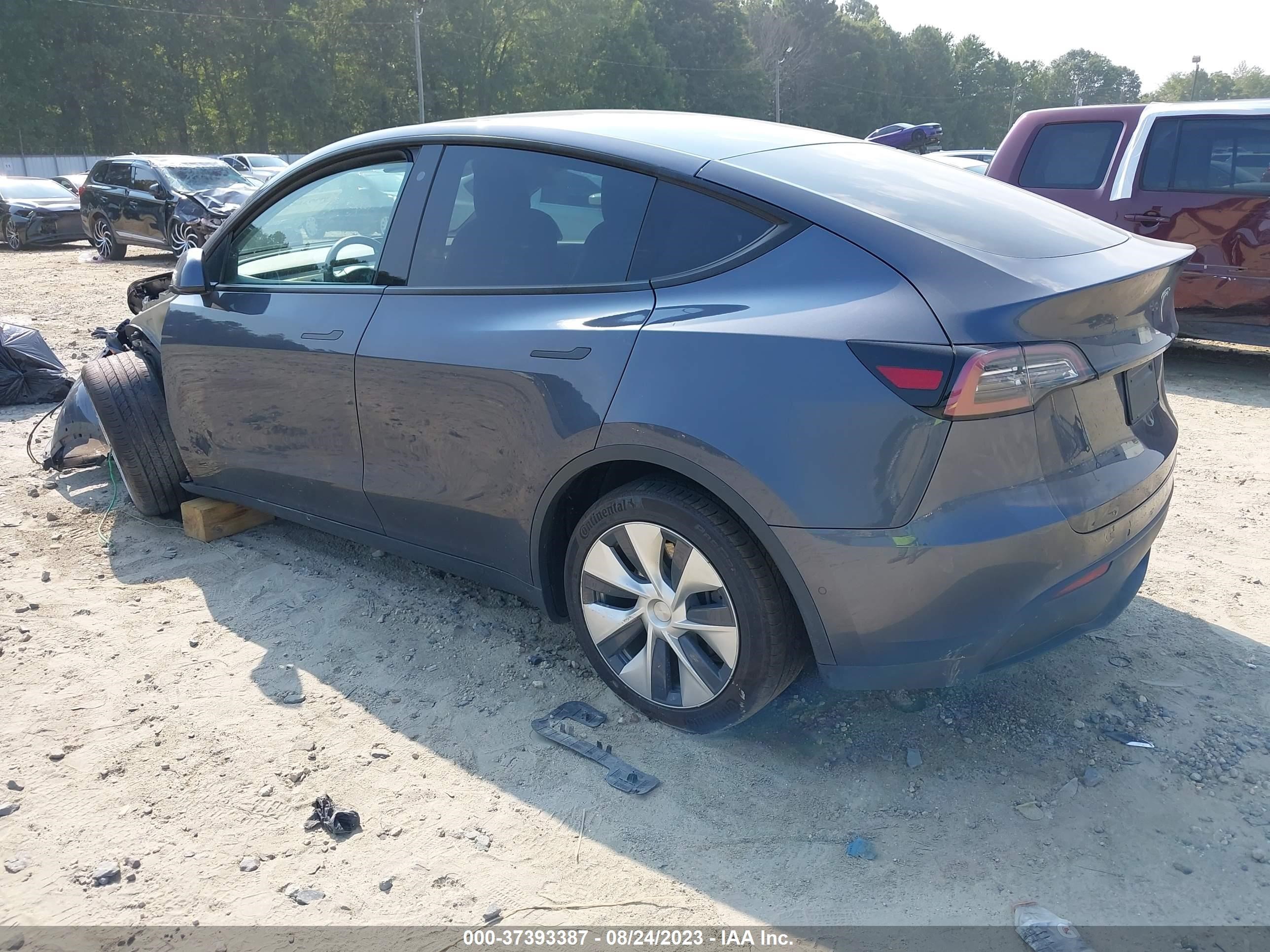 Photo 2 VIN: 5YJYGDEE3LF010084 - TESLA MODEL Y 