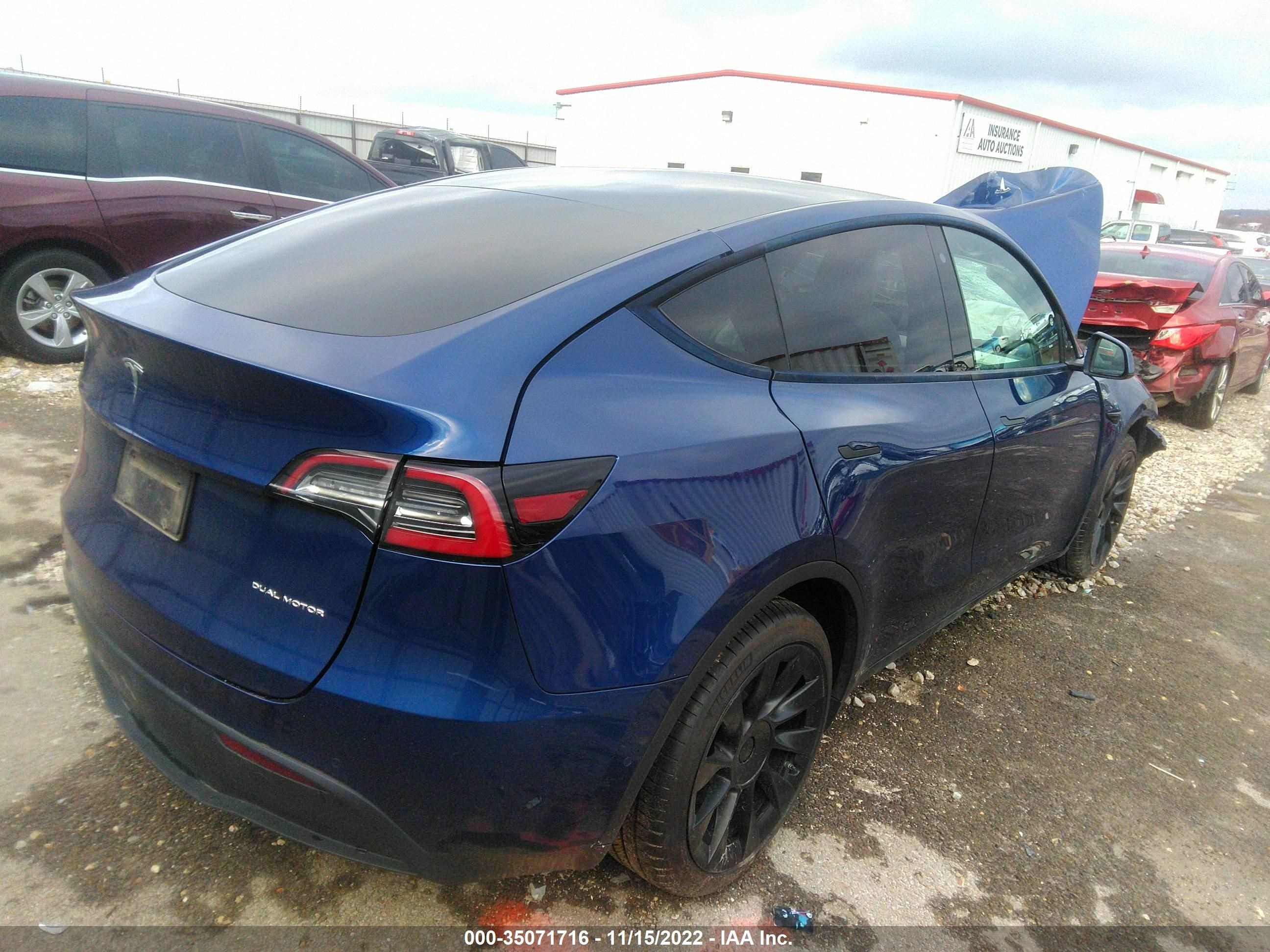 Photo 3 VIN: 5YJYGDEE3LF020498 - TESLA MODEL Y 