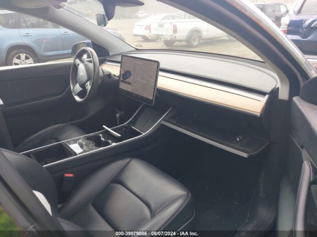 Photo 4 VIN: 5YJYGDEE3LF038239 - TESLA MODEL Y 