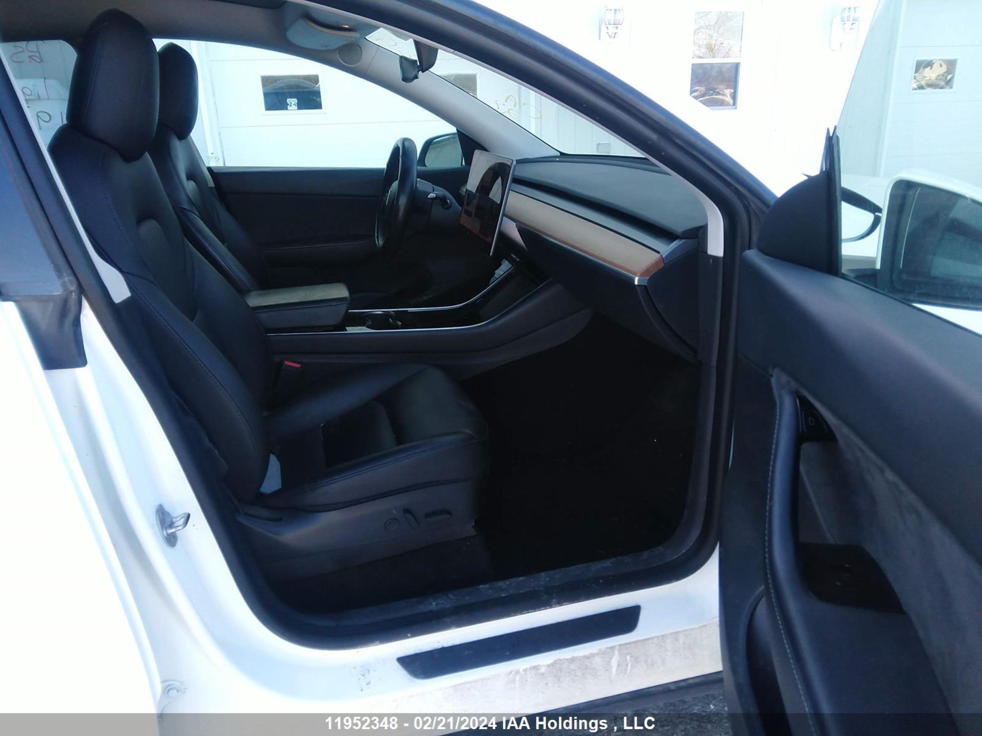 Photo 4 VIN: 5YJYGDEE3LF049161 - TESLA MODEL Y 