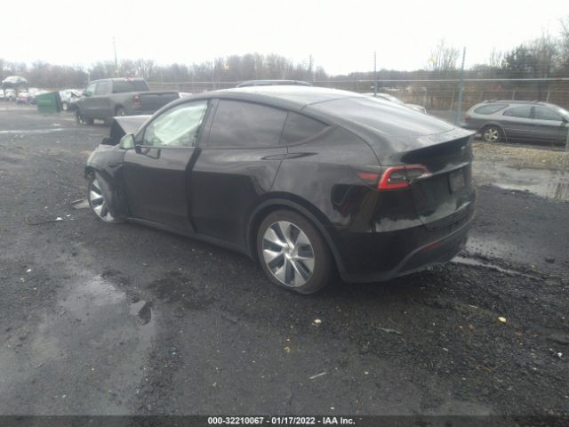 Photo 2 VIN: 5YJYGDEE3MF075681 - TESLA MODEL Y 