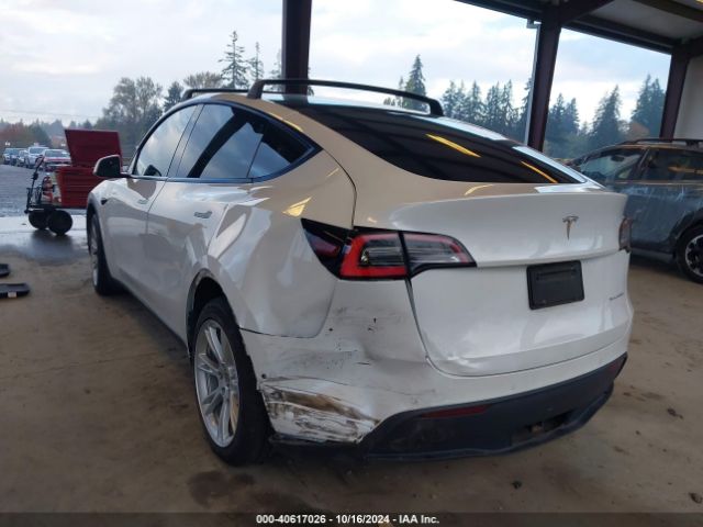 Photo 2 VIN: 5YJYGDEE3MF104161 - TESLA MODEL Y 