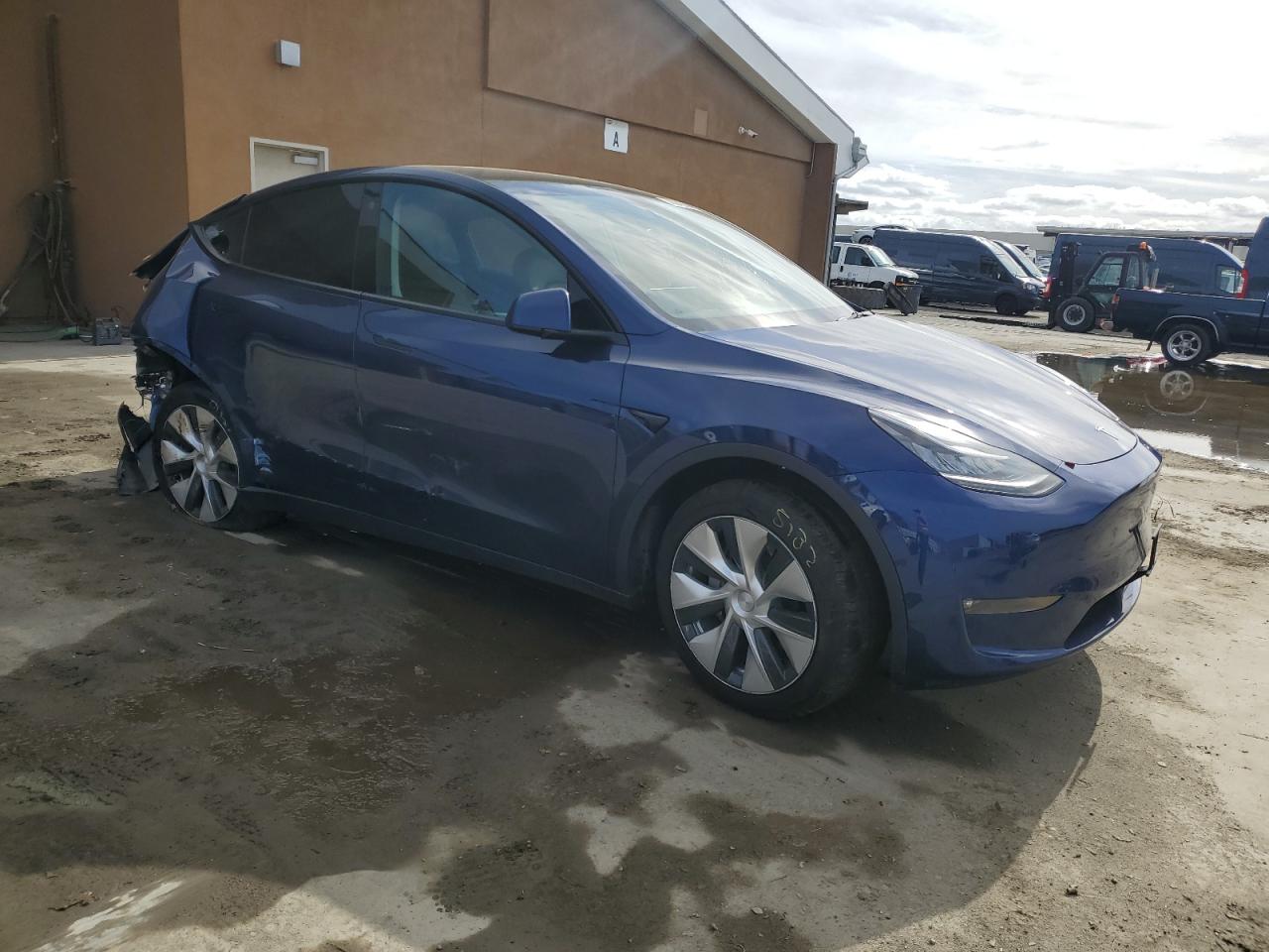 Photo 3 VIN: 5YJYGDEE3MF146068 - TESLA MODEL Y 