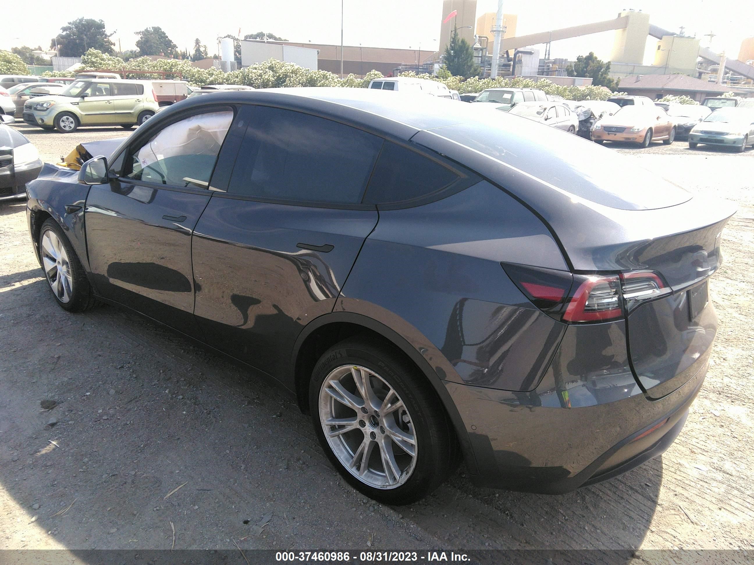 Photo 2 VIN: 5YJYGDEE3MF182102 - TESLA MODEL Y 