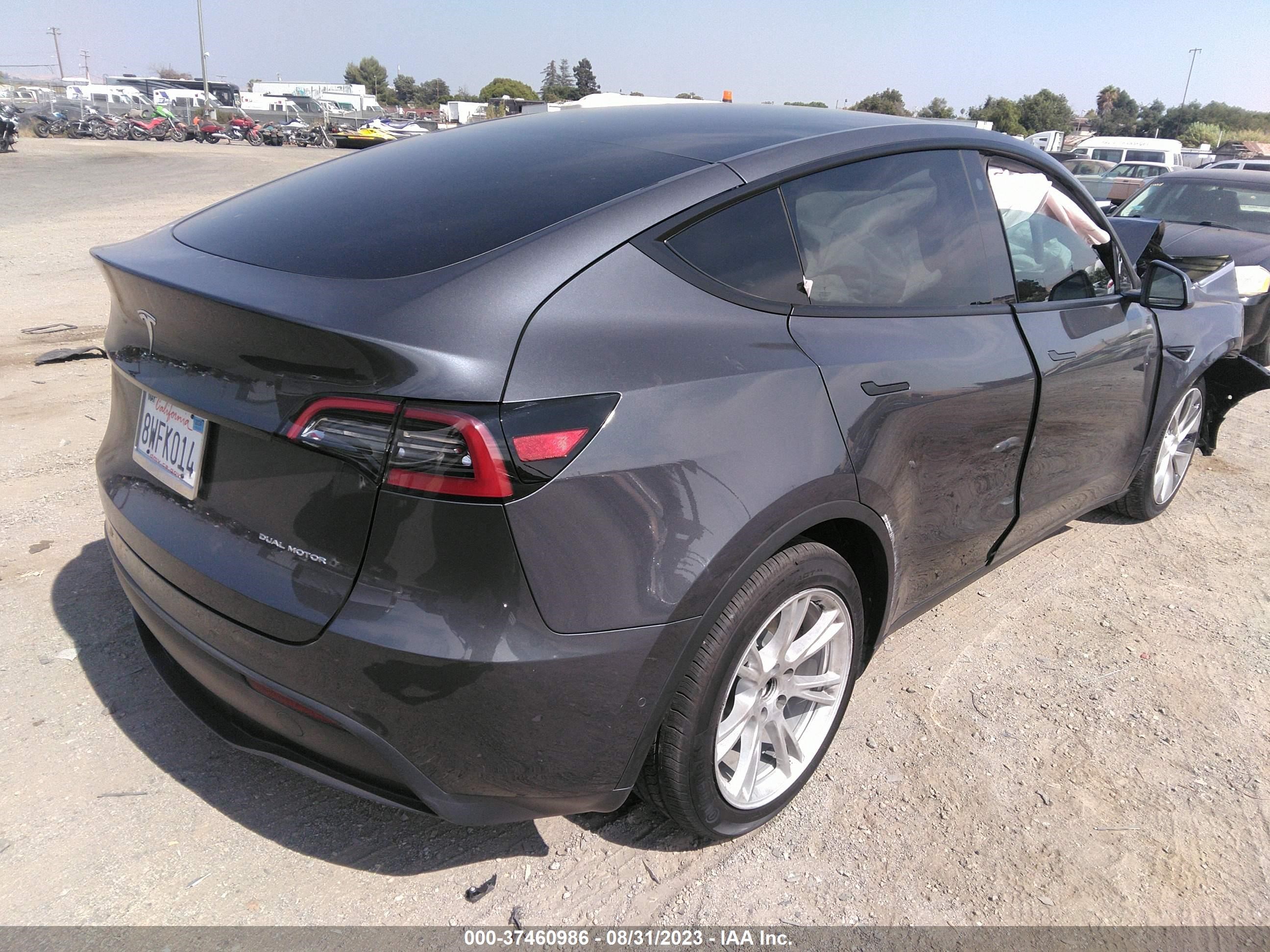 Photo 3 VIN: 5YJYGDEE3MF182102 - TESLA MODEL Y 