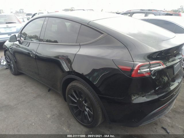 Photo 2 VIN: 5YJYGDEE3MF207256 - TESLA MODEL Y 