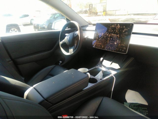 Photo 4 VIN: 5YJYGDEE3MF233131 - TESLA MODEL Y 