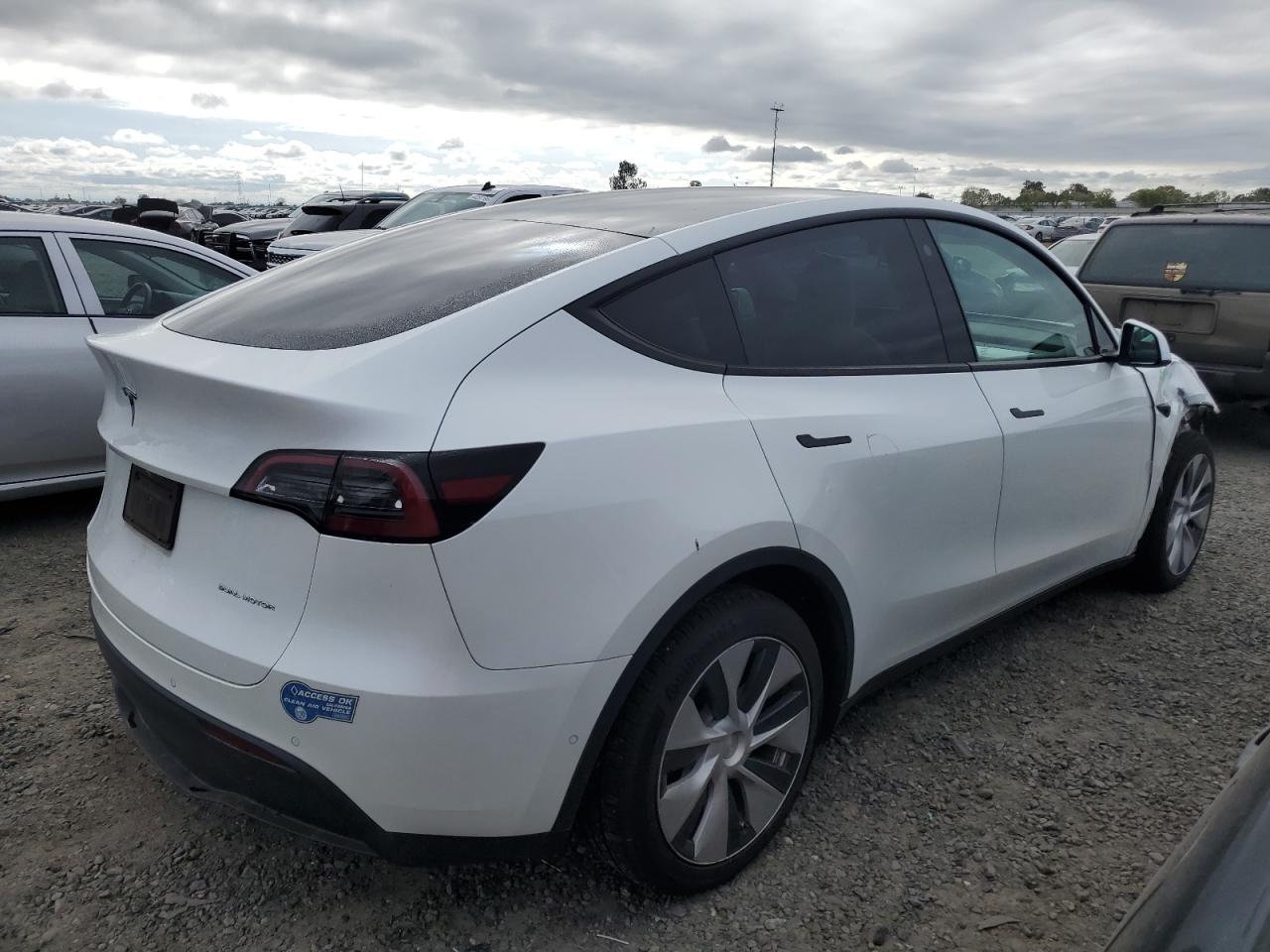 Photo 2 VIN: 5YJYGDEE3MF276075 - TESLA MODEL Y 