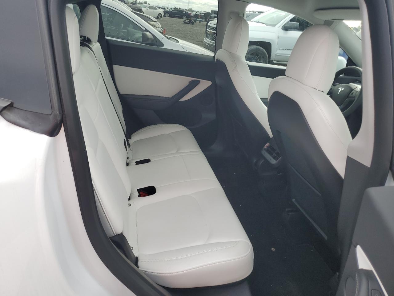 Photo 9 VIN: 5YJYGDEE3MF276075 - TESLA MODEL Y 