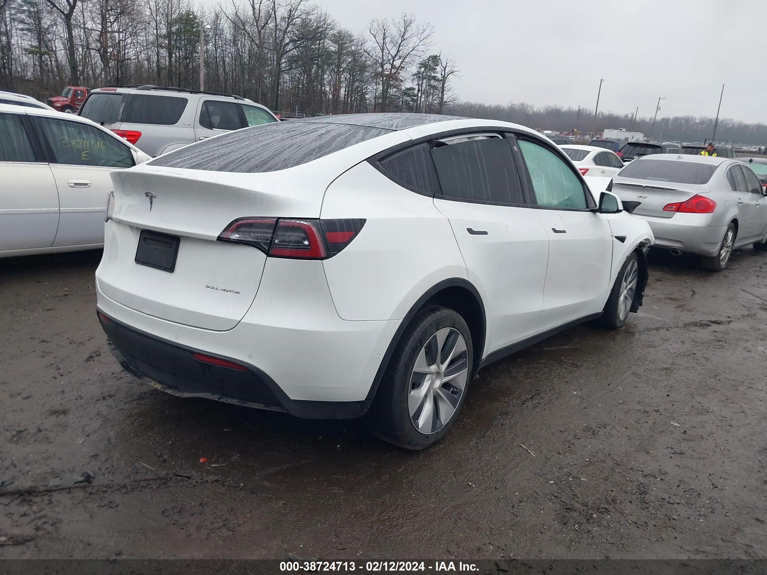 Photo 3 VIN: 5YJYGDEE4LF031932 - TESLA MODEL Y 