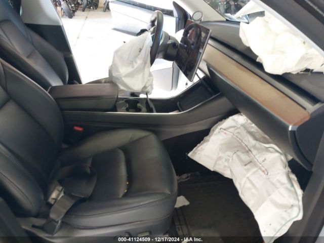 Photo 4 VIN: 5YJYGDEE4LF035284 - TESLA MODEL Y 