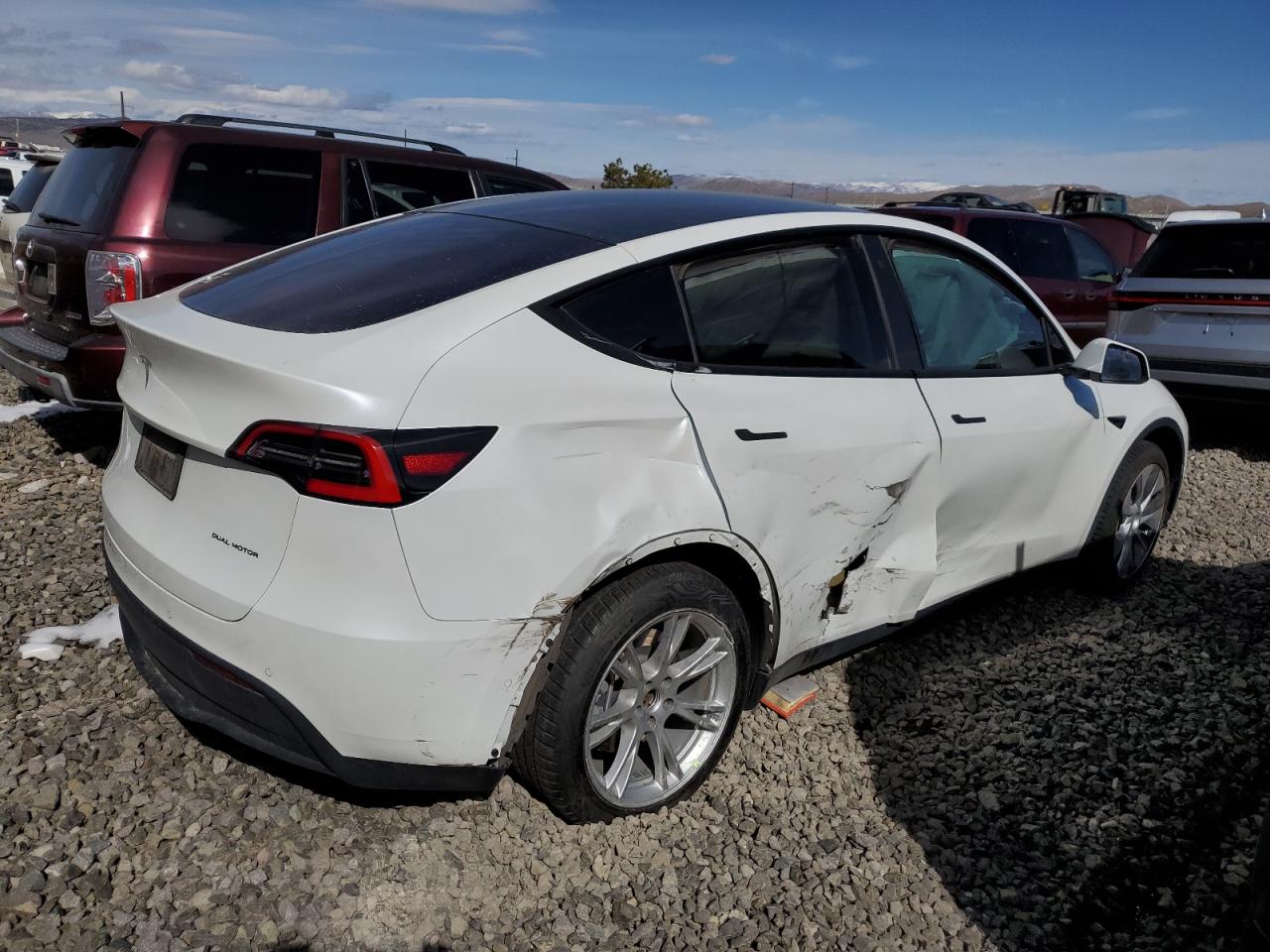 Photo 2 VIN: 5YJYGDEE4LF050805 - TESLA MODEL Y 