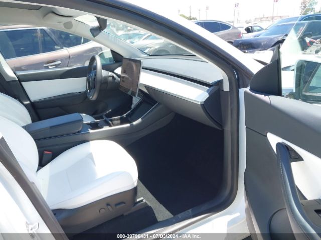 Photo 4 VIN: 5YJYGDEE4LF058564 - TESLA MODEL Y 