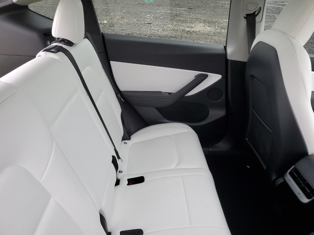 Photo 9 VIN: 5YJYGDEE4LF060038 - TESLA MODEL Y 