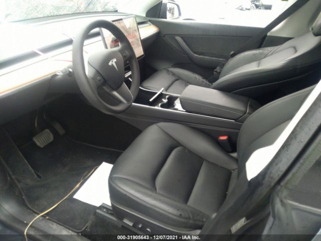 Photo 4 VIN: 5YJYGDEE4MF064091 - TESLA MODEL Y 