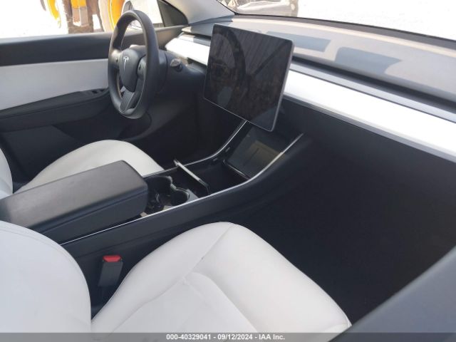 Photo 4 VIN: 5YJYGDEE4MF069176 - TESLA MODEL Y 