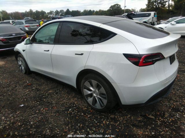 Photo 2 VIN: 5YJYGDEE4MF070103 - TESLA MODEL Y 