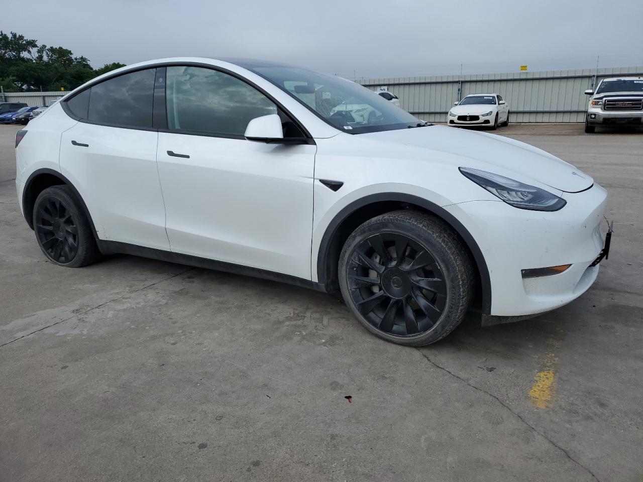 Photo 3 VIN: 5YJYGDEE4MF087645 - TESLA MODEL Y 