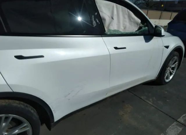 Photo 5 VIN: 5YJYGDEE4MF090898 - TESLA MODEL Y 