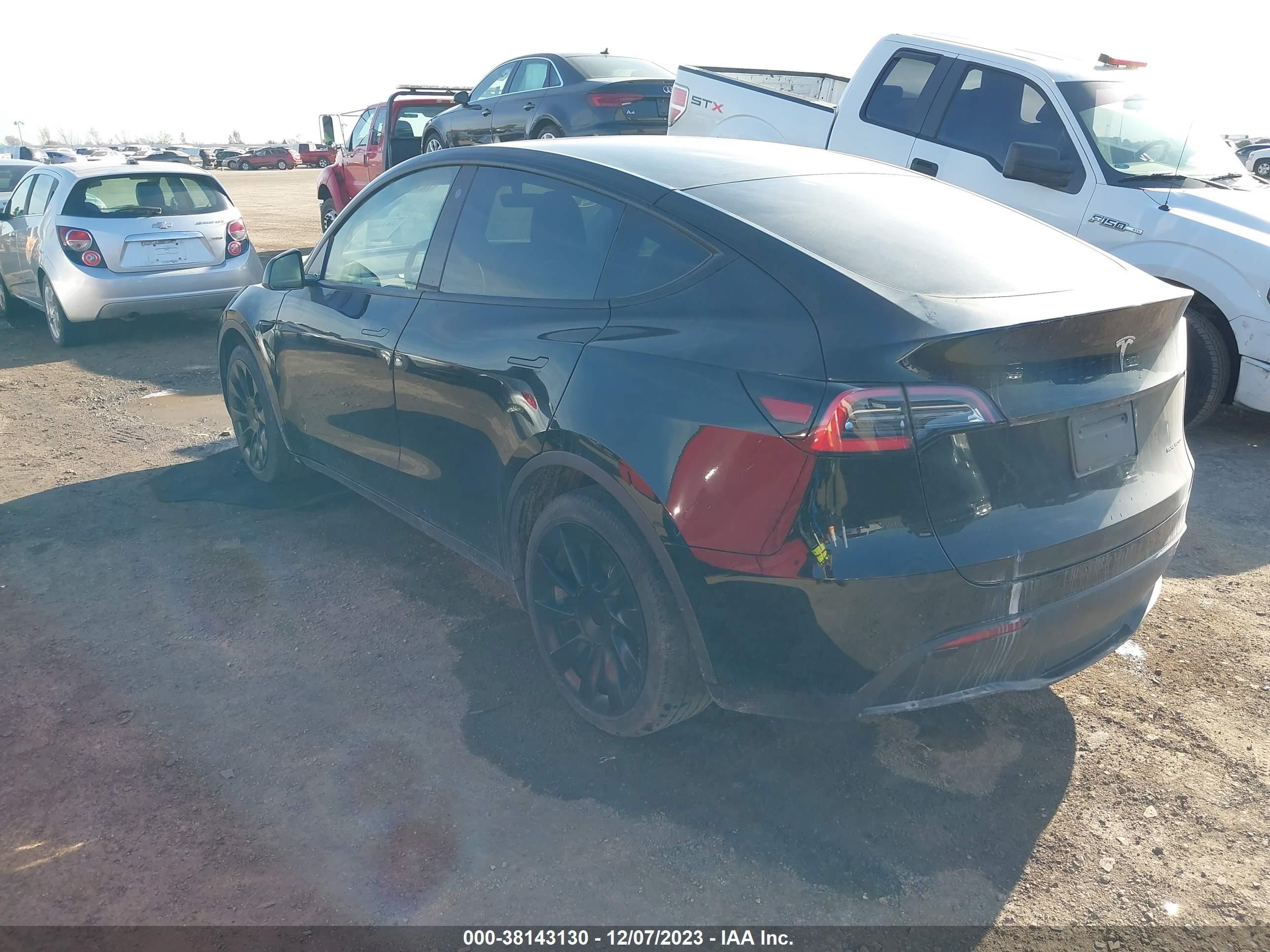 Photo 2 VIN: 5YJYGDEE4MF125228 - TESLA MODEL Y 