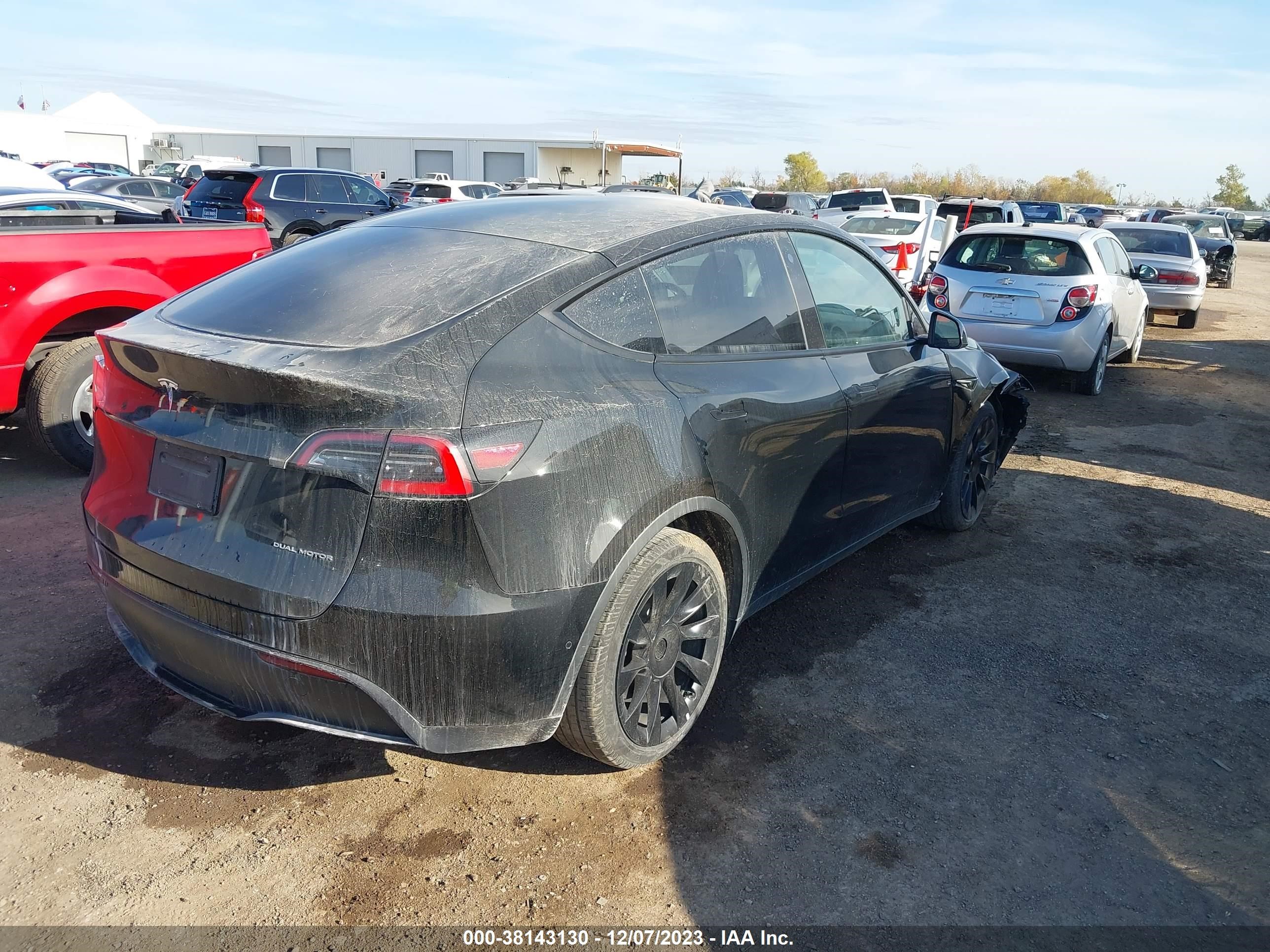 Photo 3 VIN: 5YJYGDEE4MF125228 - TESLA MODEL Y 