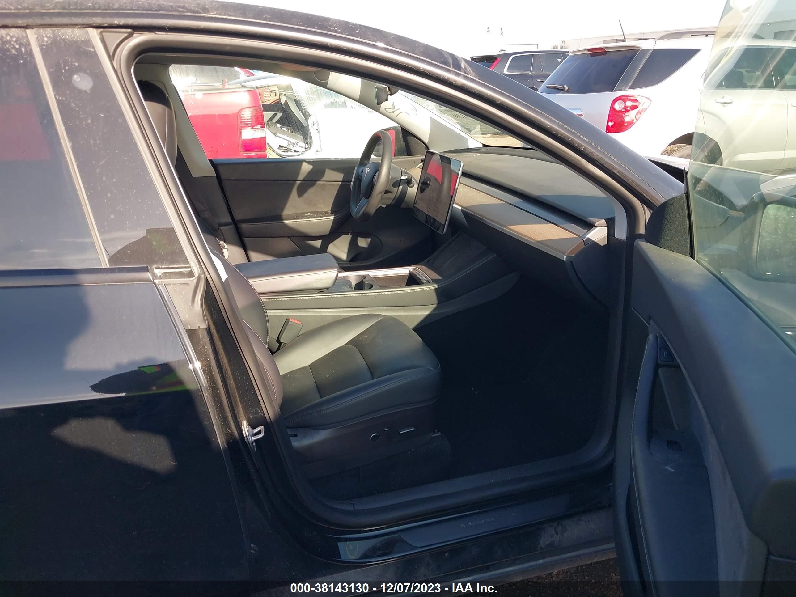 Photo 4 VIN: 5YJYGDEE4MF125228 - TESLA MODEL Y 