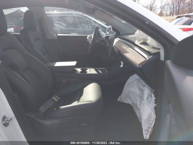 Photo 4 VIN: 5YJYGDEE4MF209145 - TESLA MODEL Y 