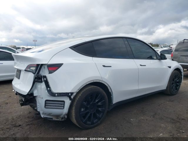 Photo 3 VIN: 5YJYGDEE4MF218315 - TESLA MODEL Y 