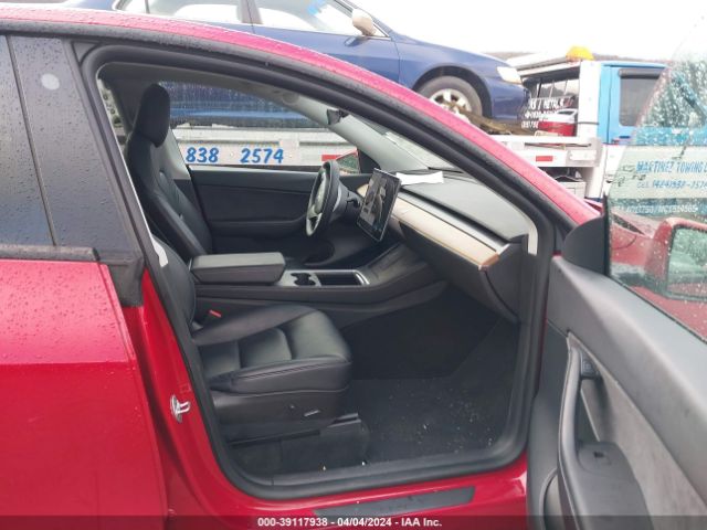 Photo 4 VIN: 5YJYGDEE4MF258006 - TESLA MODEL Y 