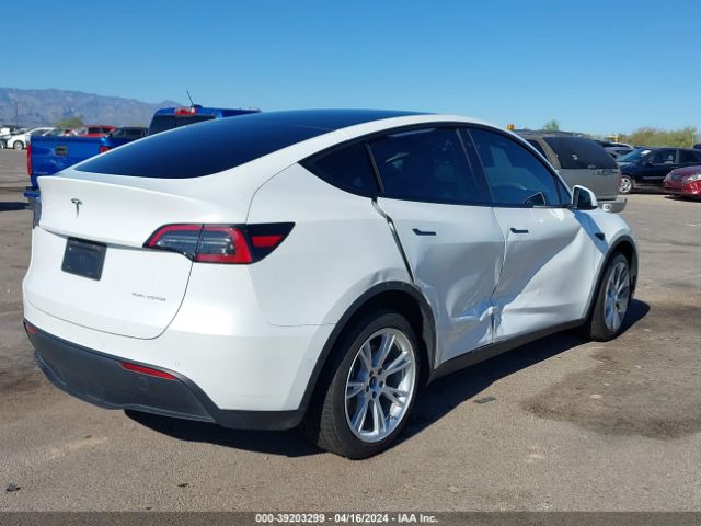 Photo 3 VIN: 5YJYGDEE4MF268261 - TESLA MODEL Y 