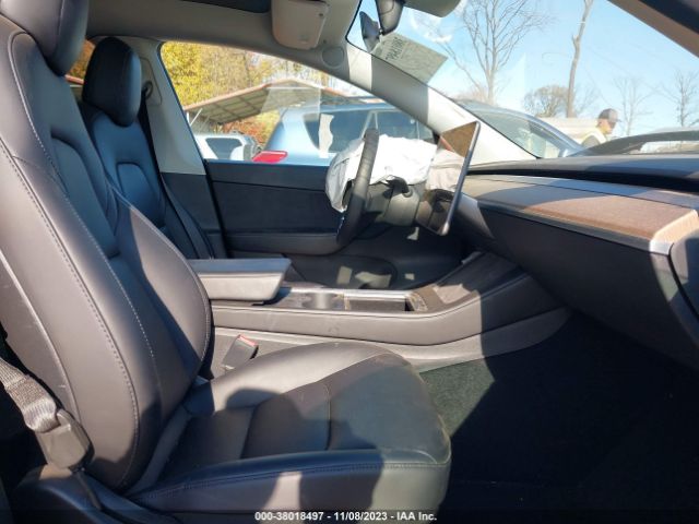 Photo 4 VIN: 5YJYGDEE4MF297002 - TESLA MODEL Y 