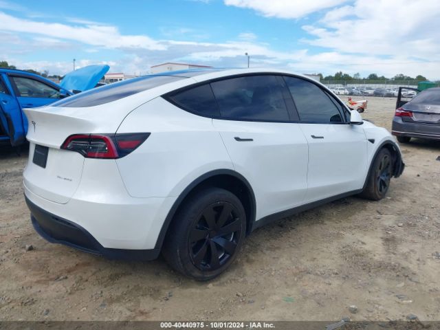 Photo 3 VIN: 5YJYGDEE5LF028442 - TESLA MODEL Y 