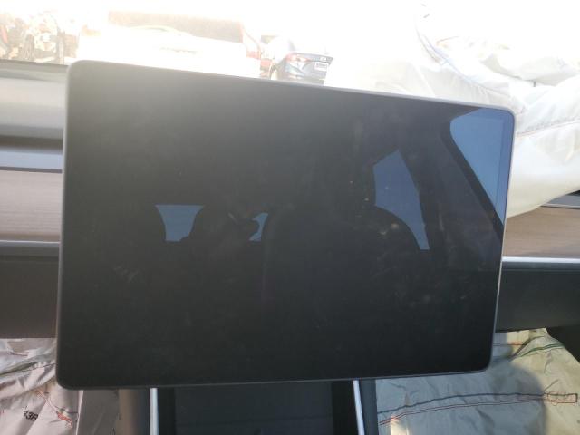 Photo 8 VIN: 5YJYGDEE5LF037013 - TESLA MODEL Y 