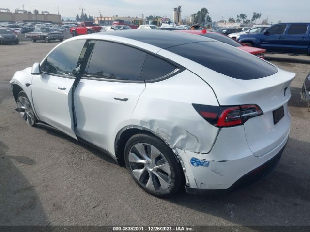 Photo 2 VIN: 5YJYGDEE5LF053289 - TESLA MODEL Y 