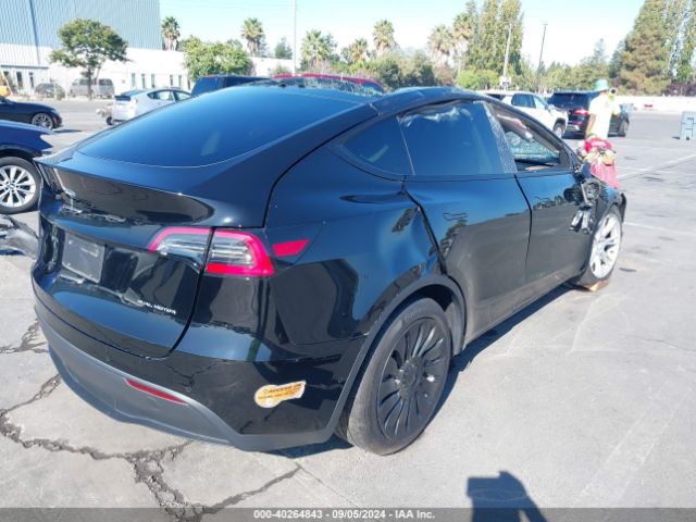 Photo 3 VIN: 5YJYGDEE5LF057679 - TESLA MODEL Y 