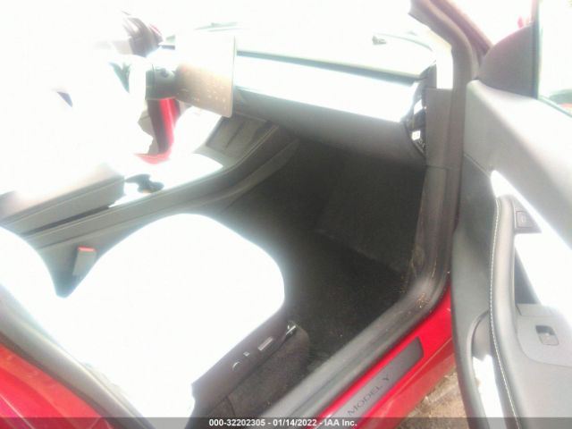 Photo 4 VIN: 5YJYGDEE5MF179301 - TESLA MODEL Y 