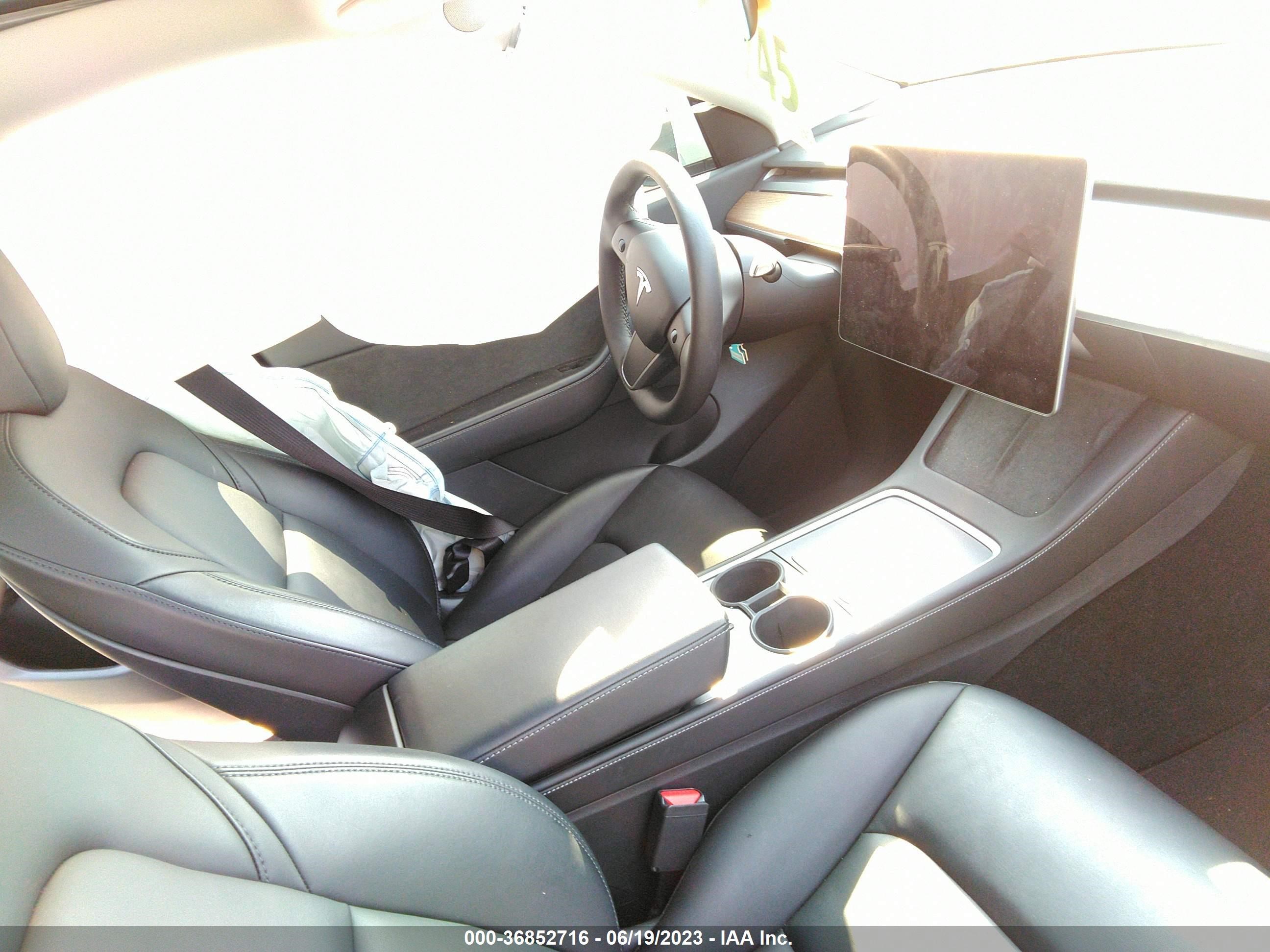 Photo 4 VIN: 5YJYGDEE5MF184563 - TESLA MODEL Y 