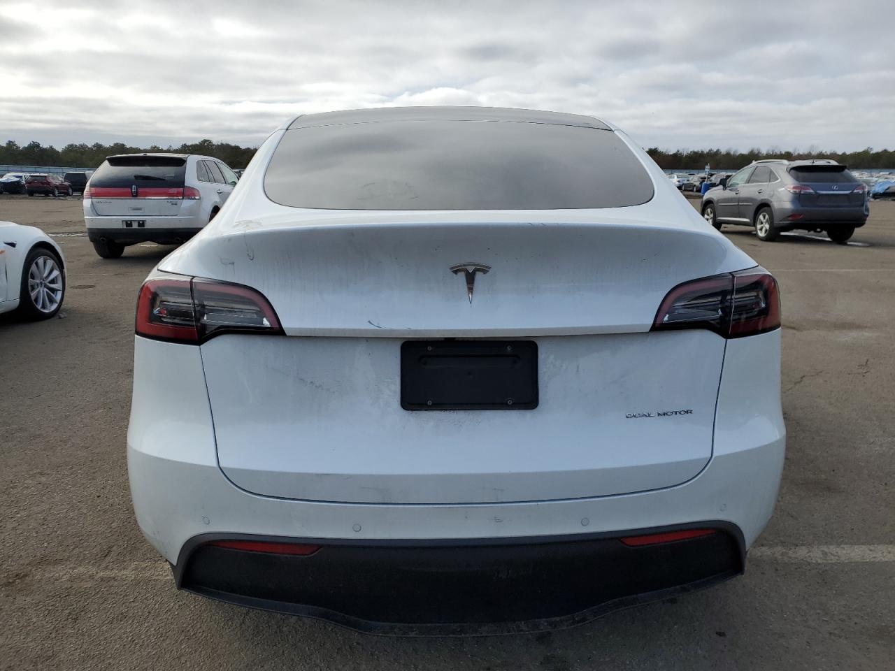 Photo 5 VIN: 5YJYGDEE5MF195921 - TESLA MODEL Y 