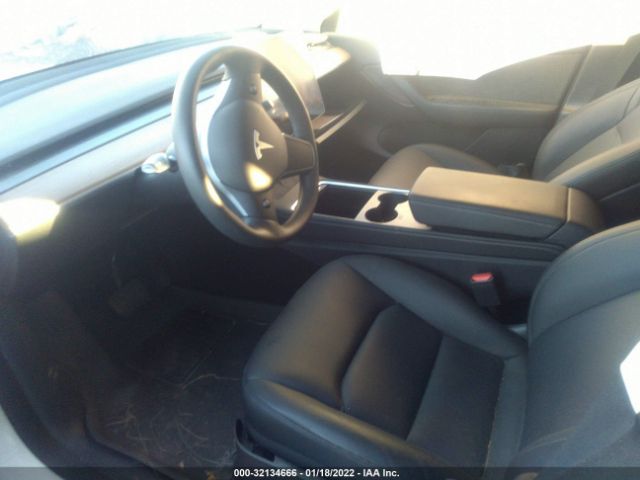 Photo 4 VIN: 5YJYGDEE5MF198253 - TESLA MODEL Y 