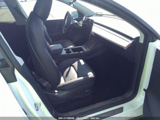 Photo 4 VIN: 5YJYGDEE5MF200888 - TESLA MODEL Y 